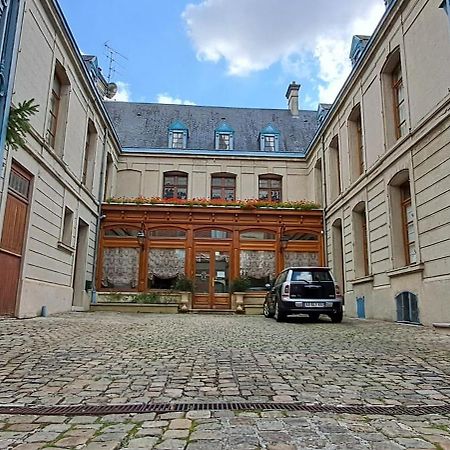 Hotel Particulier Des Canonniers Сен-Кантен Экстерьер фото