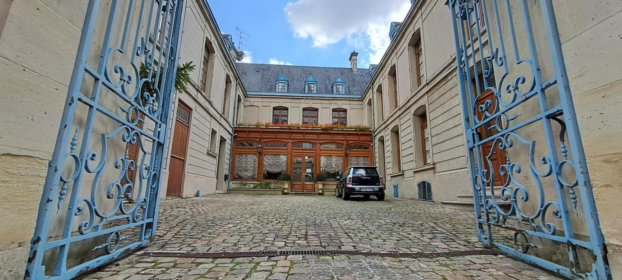 Hotel Particulier Des Canonniers Сен-Кантен Экстерьер фото